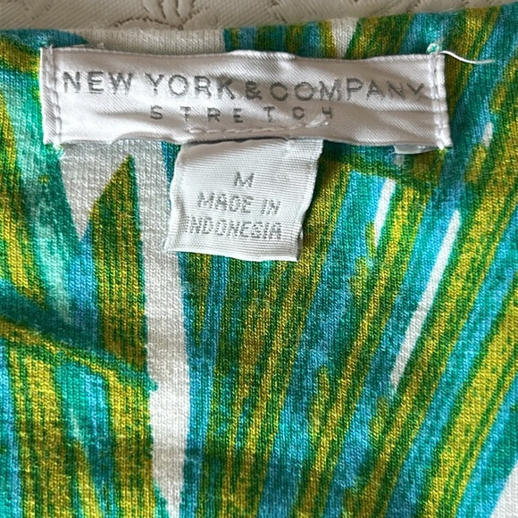New York & Company Tropical Women’s Dress Size Medium - Picture 7 of 7